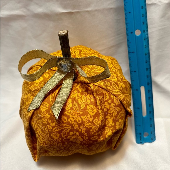 Pumpkin Decor - Picture 4 of 12